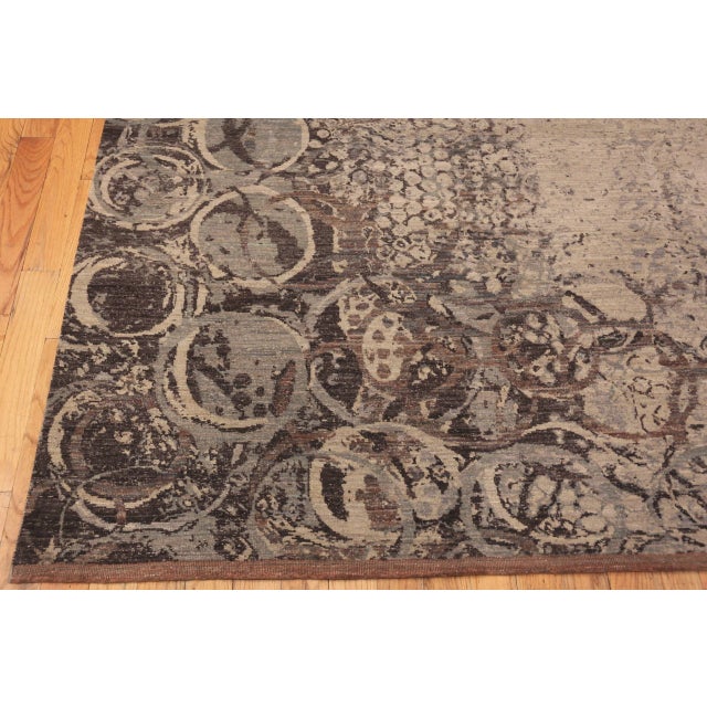 Nazmiyal Collection Modern Transitional Rug For Sale In New York - Image 6 of 6