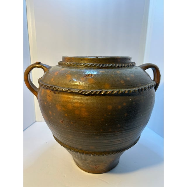 Rustic 1950s Large Rustic Studio Pottery Vessel With Double Handles & Rope Banding, Mottled Brown Glaze, 16” Wide For Sale - Image 3 of 4
