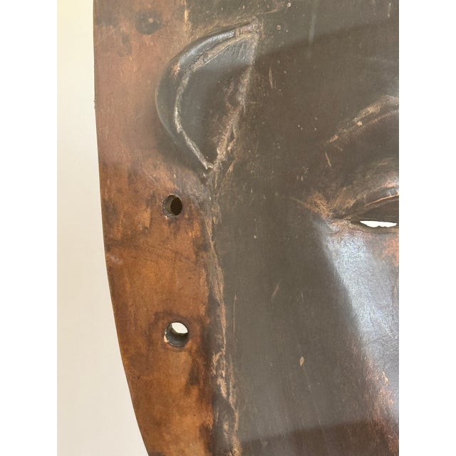 Wood 20th Century Baule Portrait Mask in Lucite Museum Display For Sale - Image 7 of 11