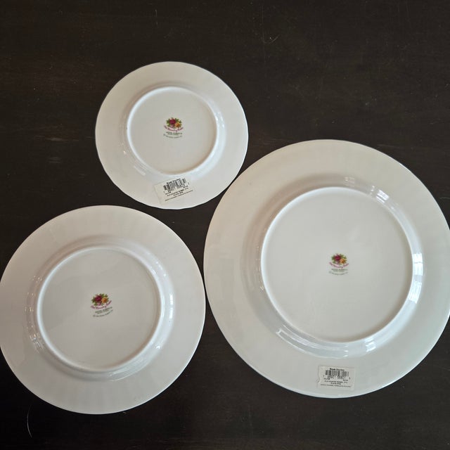 Royal Albert Old Country Roses Plates Dinner Salad and Bread New - Set of 3 For Sale In Minneapolis - Image 6 of 9