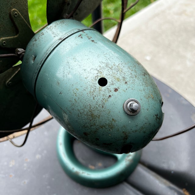 Emerson Vintage Emerson Junior Electric Fan, Model 2660-P For Sale - Image 4 of 9