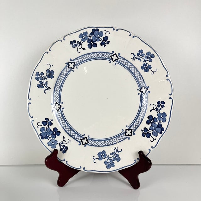 Set of 6 Terre de Fer KG Lunéville dinner plates, "Jane" pattern, blue, 1890-1915 Dimensions: Diameter: 25 cm Height: 2 cm...