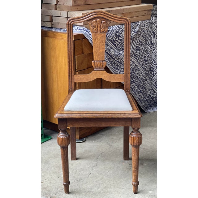Vintage Early American Side Accent Chair With Hand Carved Details Dimensions. 18 W ; 37 H ; 17 D Seat Height 19