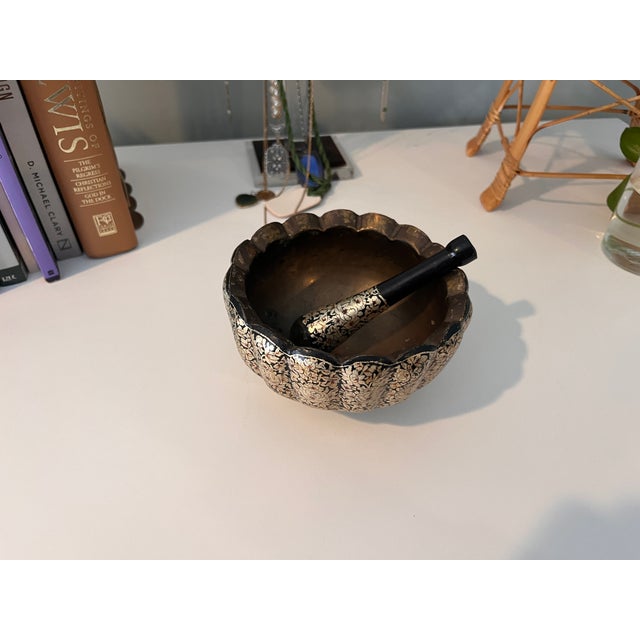 Chinoiserie Vintage Mid Century Persian Chinoiserie Paper Mache and Brass Silver Leaf Floral Mortar and Pestle For Sale - Image 3 of 8