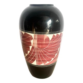 1989 Black and White and Red Sgraffito Pottery Vase by the Curras Brothers For Sale