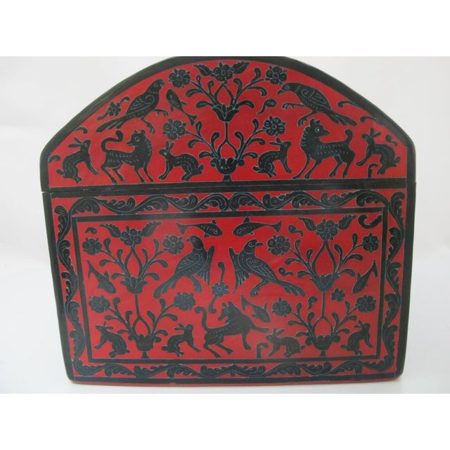 Olinala Guerrero Mexico Red & Black Lacquer Carved Animals Lidded Wood Box For Sale - Image 15 of 18