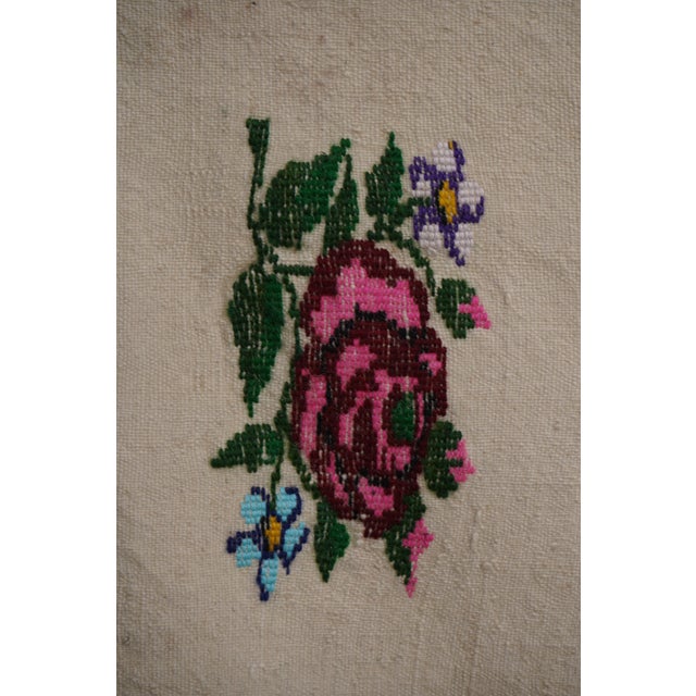 Turkish Aubusson Floral Turkish Kilim Rug 3'1'' X 4'4'' For Sale - Image 9 of 10