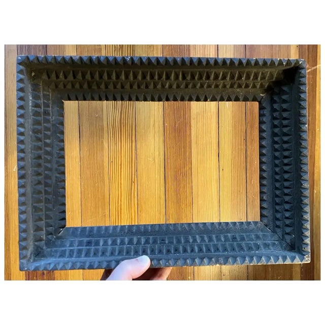 Antique Early 20th Century American Tramp Art Carved Wooden Picture Frame For Sale - Image 11 of 15