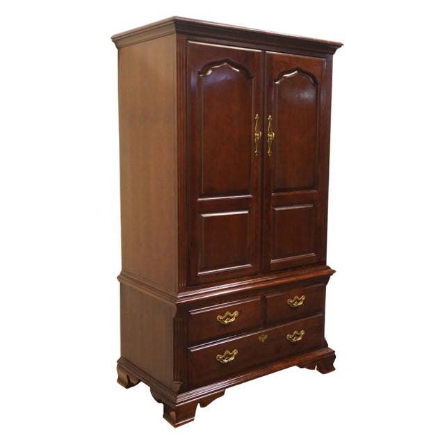 Traditional Thomasville Furniture Collector's Cherry Traditional Style 40" Media Chest 10111-336 For Sale - Image 3 of 13