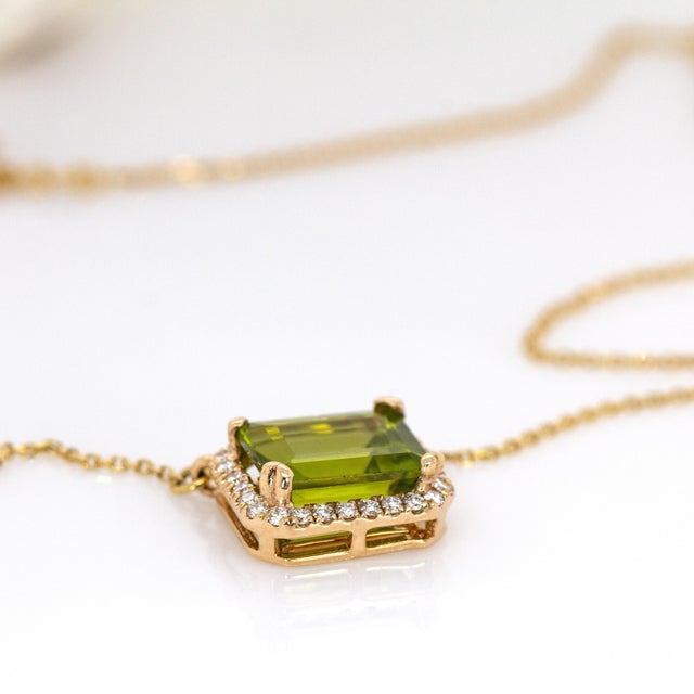 2.3cts Peridot Necklace W Natural Diamond Halo: 14k Solid Gold, Attached Chain For Sale In Columbus - Image 6 of 8