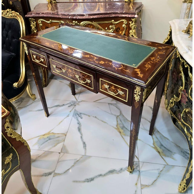 French French Louis XVI Writing Desk With Green Leather Top, Marquetry Inlays & Gilded Gold Leaf Details For Sale - Image 3 of 4