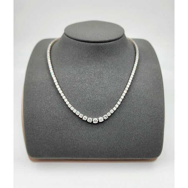 Modern 9.15 Ct Riviera Graduated Diamond Necklace For Sale - Image 3 of 8