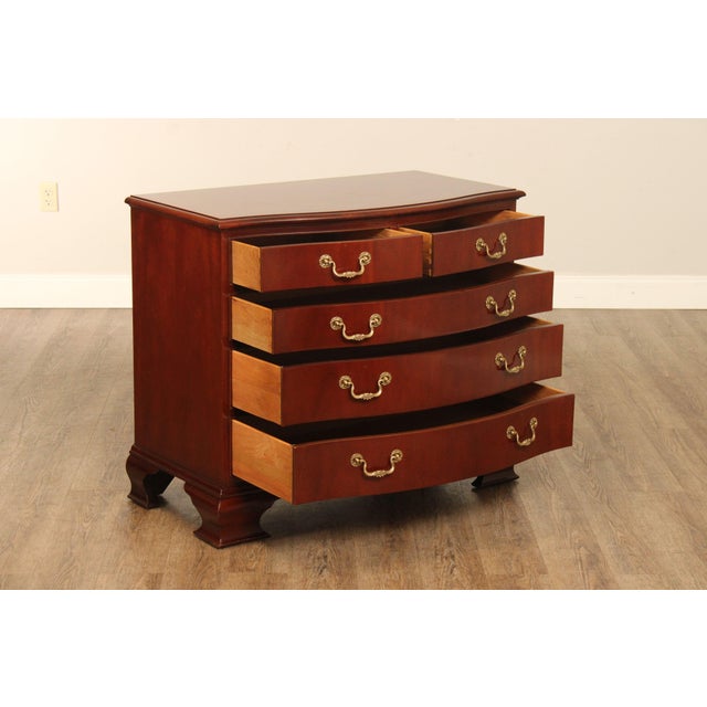 Traditional Baker Georgian Style Mahogany Serpentine Chest of Drawers For Sale - Image 3 of 12