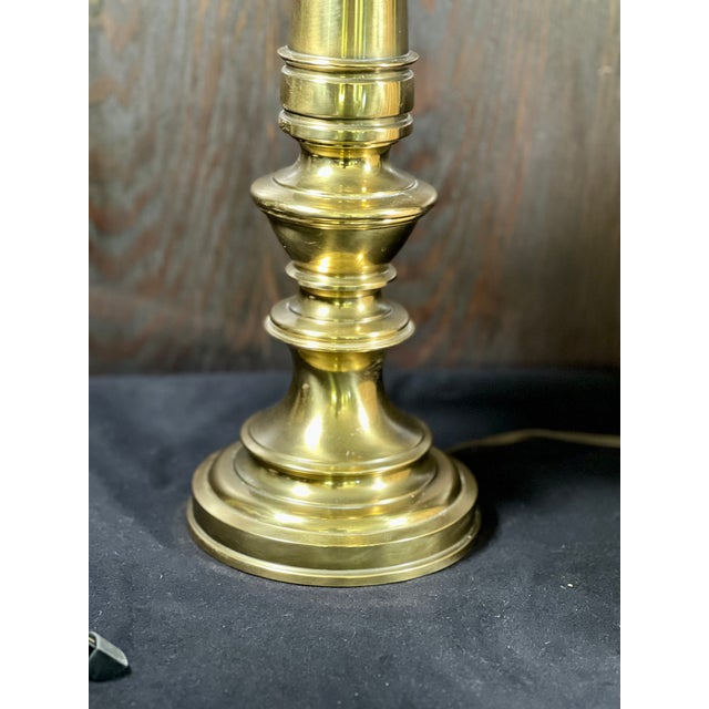 Mid 20th Century Vintage Traditional Stiffel Brass Lamp With Custom Shade For Sale - Image 5 of 14
