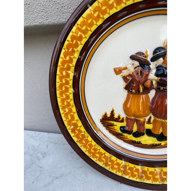 French Country French Faience Plate Musiciens Quimper Circa 1950 For Sale - Image 3 of 5