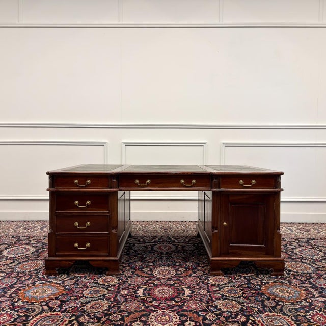 Classic English Double Desk For Sale - Image 3 of 18
