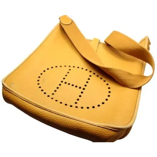 Contemporary Hermes Evelyne Dark Tan Clemence Leather GM Handbag Purse For Sale - Image 3 of 8