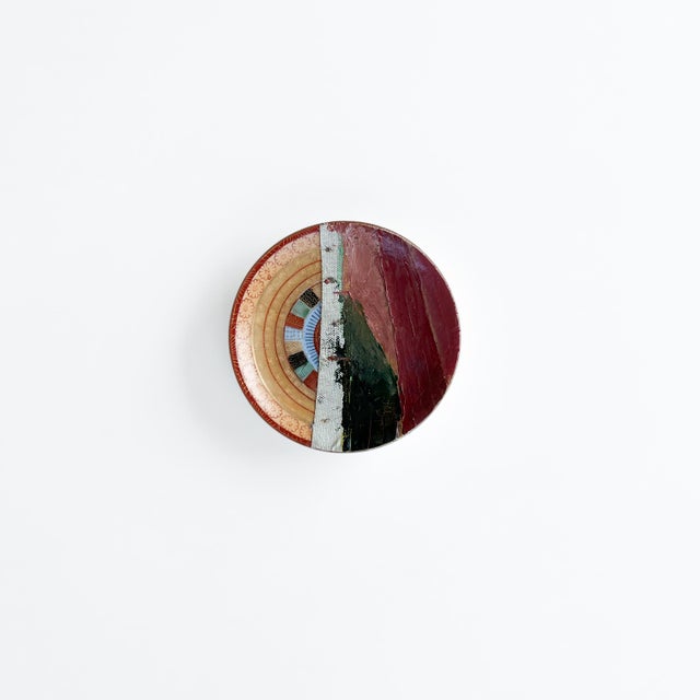 "Modernist Still Life" consists of 7 plates ‐ among which five hand painted Chinese plates - combined with a oil on canvas...