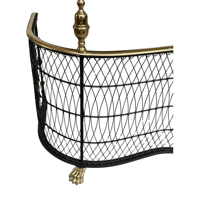 Vintage Brass Fireplace Fender – Federal Regency Serpentine Hearth Guard With Lion’s Paw Feet & Wire Lattice For Sale - Image 12 of 13