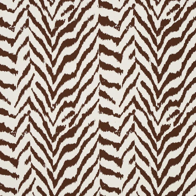 Schumacher Schumacher Quincy Wallpaper in Cocoa For Sale - Image 4 of 4