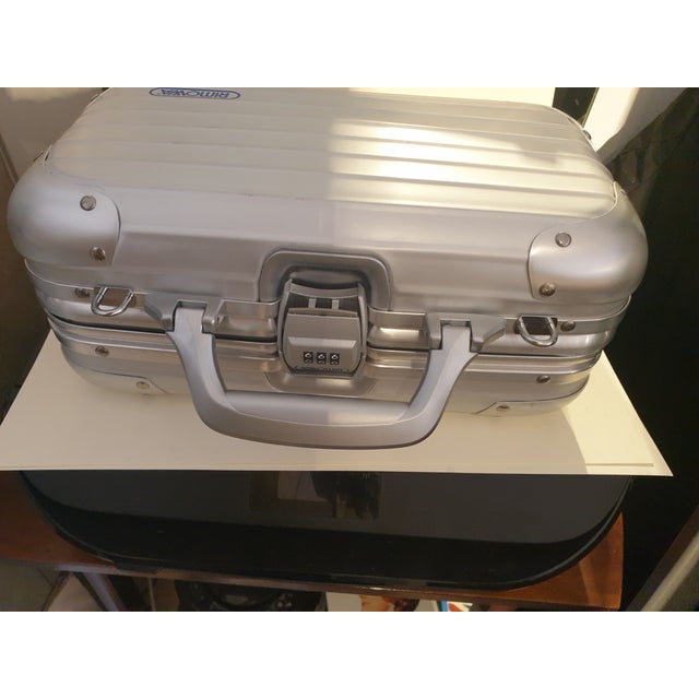Small Silver Aluminum Beauty Case, 1980s, in Flawless conditions. Designed 1980 to 1989 This piece has an attribution...