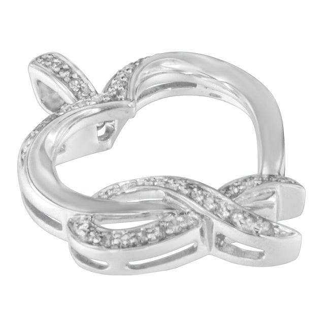 Contemporary .925 Sterling Silver 1/6 cttw Diamond Heart Pendant Necklace (H-I, I1-I2) For Sale - Image 3 of 4