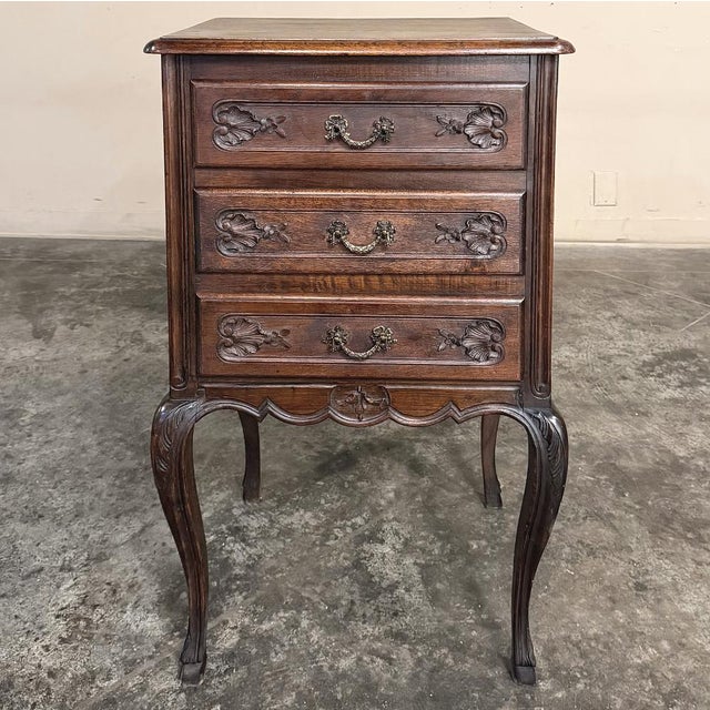 Antique French Louis XV Walnut Petit Commode ~ Nightstand For Sale - Image 4 of 11