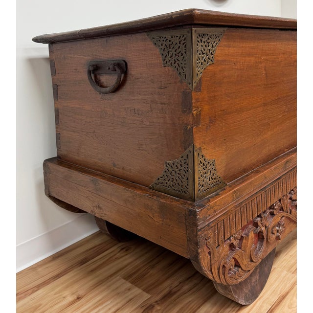 Antique Ming Kang Chinese Carved Wood Trunk Circa 1800-1849 For Sale In Kansas City - Image 6 of 12