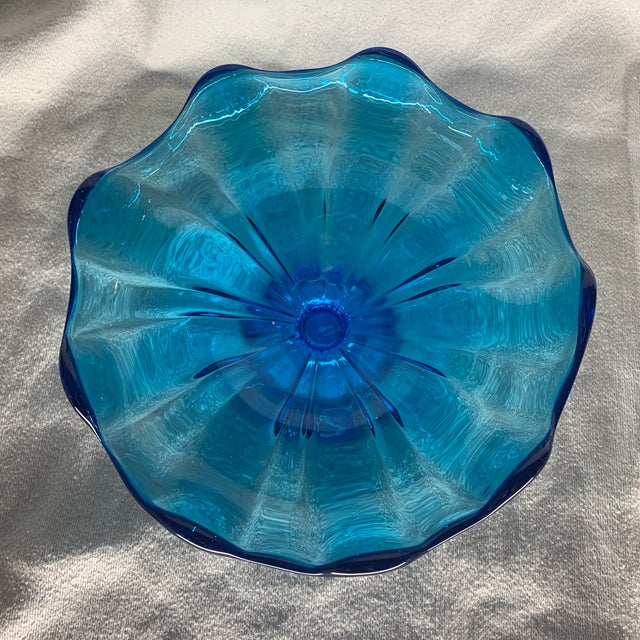 Mid-Century Modern Vintage l.e. Smith Peacock Blue Glass Pedestal Bowl For Sale - Image 3 of 7