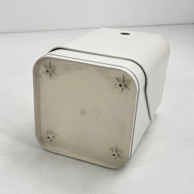 Plastic White Laundry Bin by Anna Castelli for Kartell, 1970s For Sale - Image 7 of 9