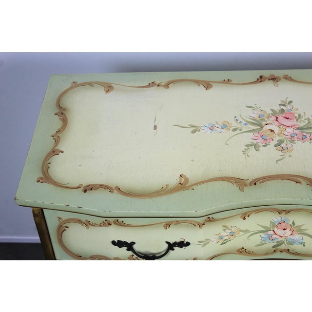 Venetian Baroque Green Lacquered Hand-Painted Floral Three-Drawer Chest, 1950s For Sale - Image 4 of 10