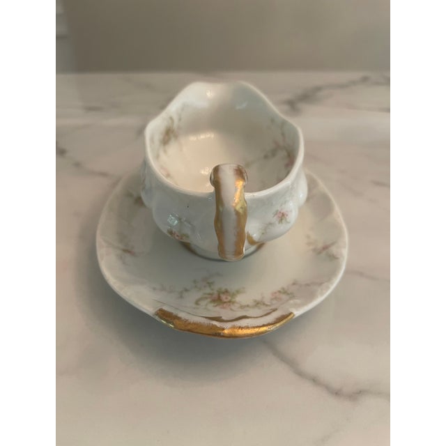 French Early 20th Century Limoges Theodore Haviland Gravy Boat and and Under Plate For Sale - Image 3 of 12