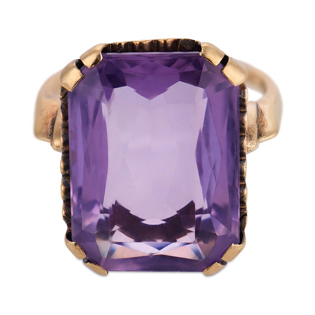 Contemporary Vintage 10.80 Carat Amethyst 10k Yellow Gold Ring, Size 7.25 For Sale - Image 3 of 6