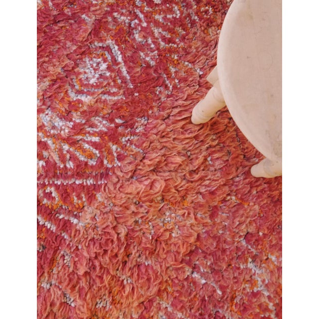 Mid-Century Modern 1980s Collector Moroccan Beni MGuild Rug - 11.1 X 6.8 Ft For Sale - Image 3 of 8