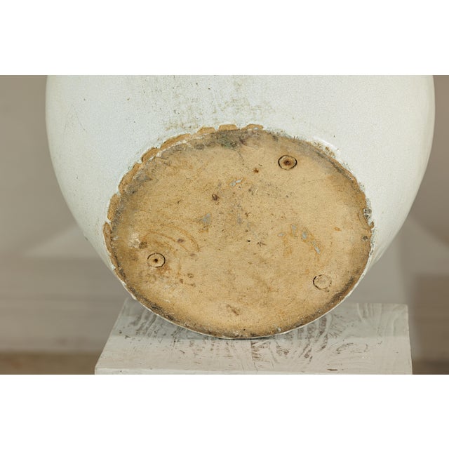 Large Mid-20th Century Chinese Crackle-Glazed Ceramic Planter in Soft White For Sale - Image 12 of 18