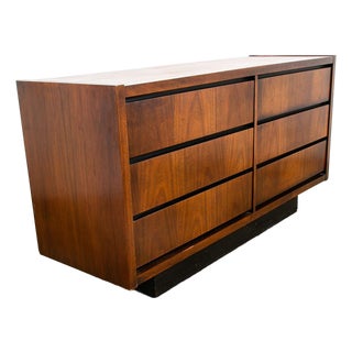 1960s Mid Century Modern Dresser Credenza Lane 6 Drawer Walnut Sideboard Vintage For Sale