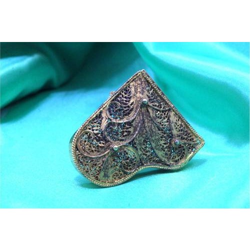 Miniature Piano in Gilded Silver Filigree with Reliefs and Applications For Sale - Image 3 of 8