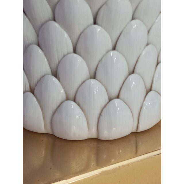 1980s Brass and Porcelain Table Lamp by Tommaso Barbi, 1980s For Sale - Image 5 of 17