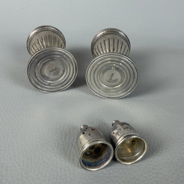 Antique Early 20th Century Set of Salt, Pepper, and Dispensers in Sterling Silver, Set of 2 For Sale - Image 5 of 11