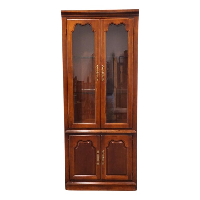 Thomasville Furniture Winston Court Solid Cherry Traditional Style 32" Lighted Display Wall Unit 20641-823 For Sale