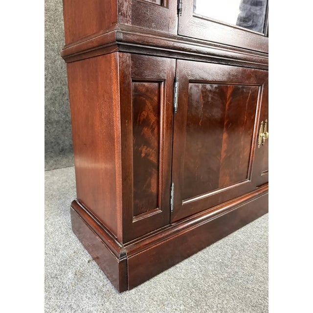 Late 20th Century Hekman Charles Dickens Heritage Collection Mahogany Bookcase / China Cabinet For Sale - Image 9 of 13