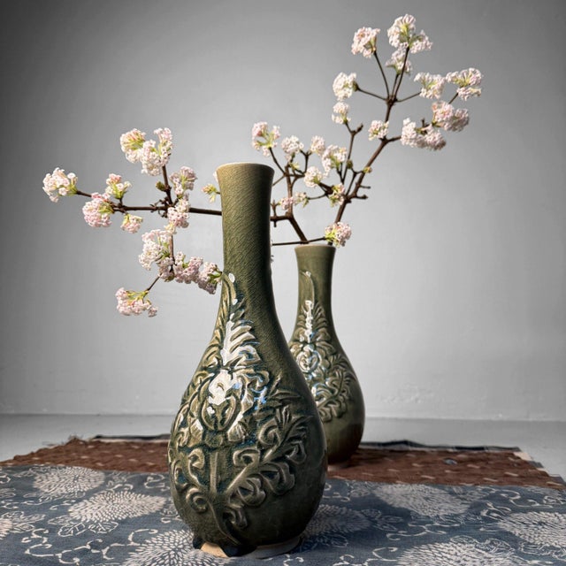 Celadon Ikebana Vases with Floral Relief by Noma Gazan, Japan, 1970s, Set of 2 For Sale - Image 11 of 17
