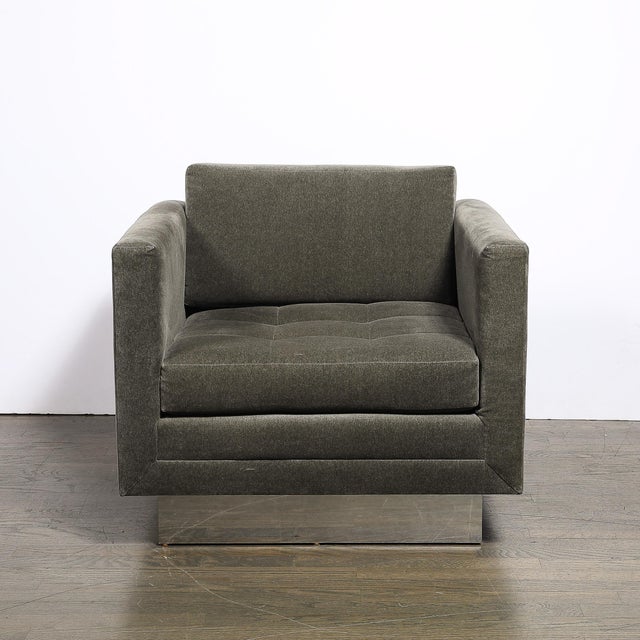 This pair of mid-century modernist biscuit-tufted cube chairs epitomizes 1970s American design, blending bold geometric...