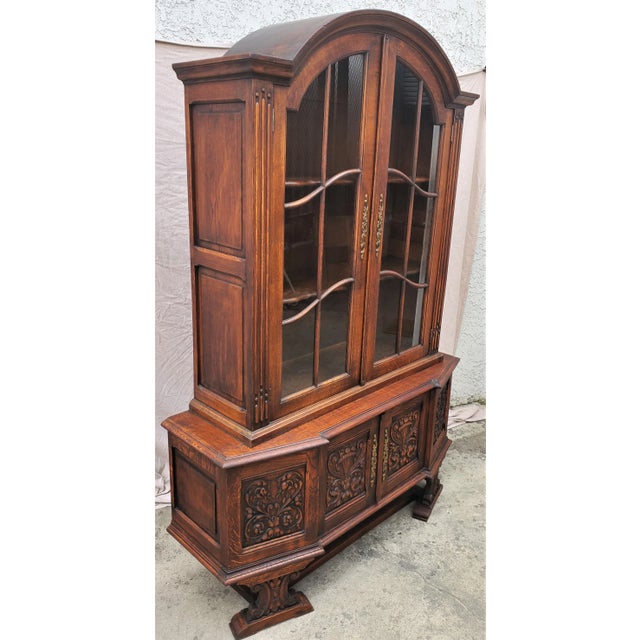 Vintage 1930s Carved Oak Spanish Revival Display China Cabinet For Sale In Los Angeles - Image 6 of 12