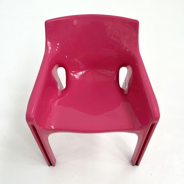 Mid-Century Modern Pink Gaudi Armchair by Vico Magistretti for Artemide, 1984 For Sale - Image 3 of 12