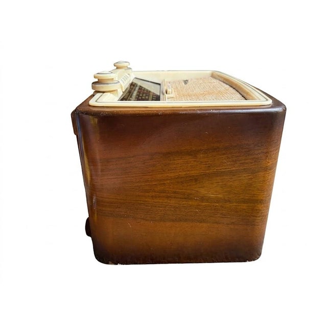 Vintage Nordmende / Sterling Elektra 58 USA tabletop tube radio, made in Germany circa 1958. The radio features a rounded...
