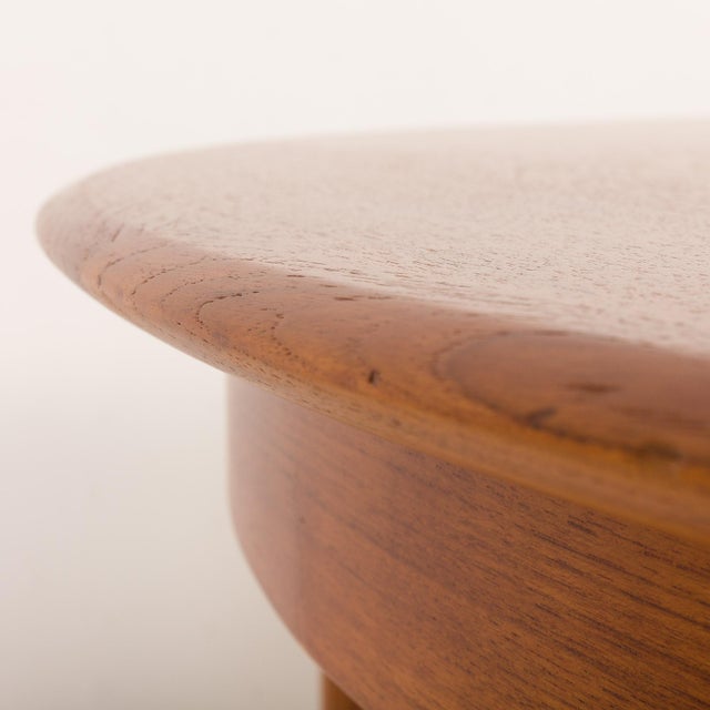 Scandinavian Round Extendable Table in Teak attributed to AB Möbelfabriken Linden, Horda, 1960s For Sale - Image 11 of 16