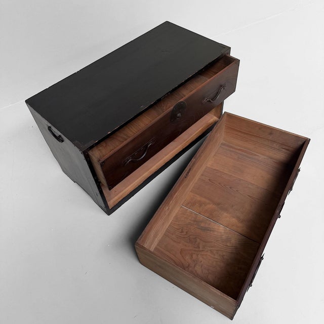Low Japanese Tansu Chest with Two Drawers, 1890s For Sale - Image 9 of 17