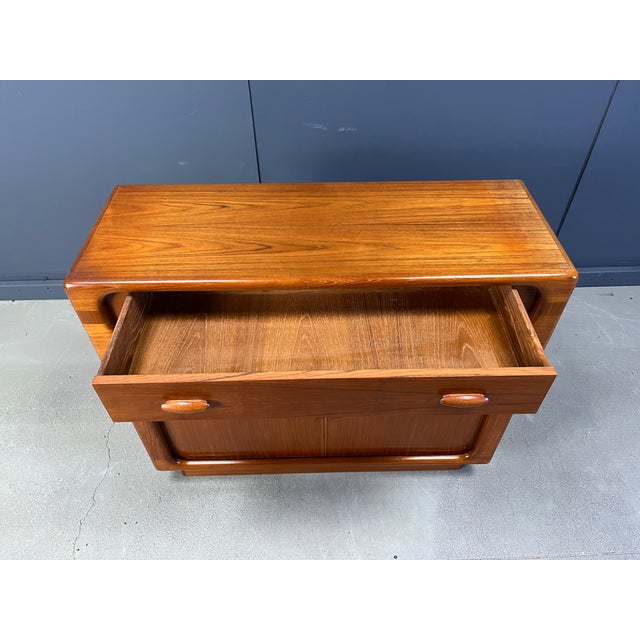 Brown Mid-Century Modern Cabinet from Dyrlund, 1960s For Sale - Image 8 of 10