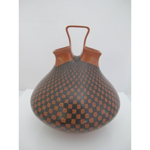 Late 20th Century Mata Ortiz Olga Quezada Mexico Geometric Checkerboard Pottery Wedding Vase For Sale - Image 5 of 10
